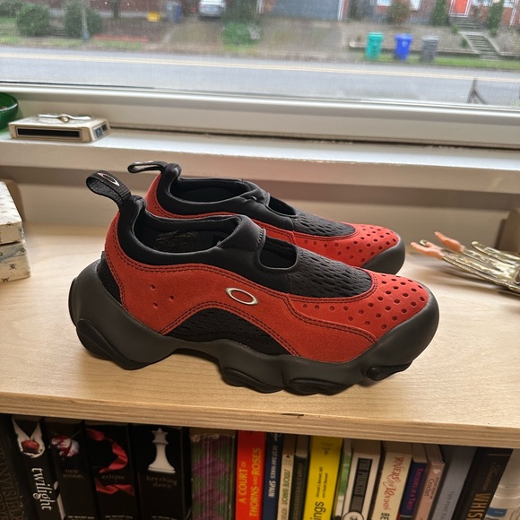 Oakley Factory Team Suede Flesh
Sandal - Lava/Black - Picture 5 of 8